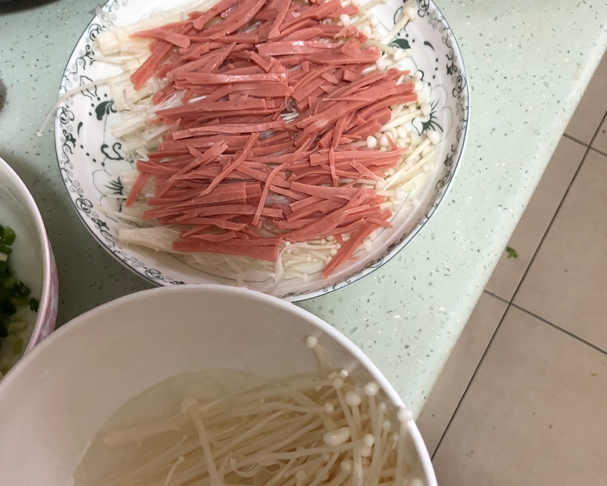 蒜蓉金针菇的做法 步骤1