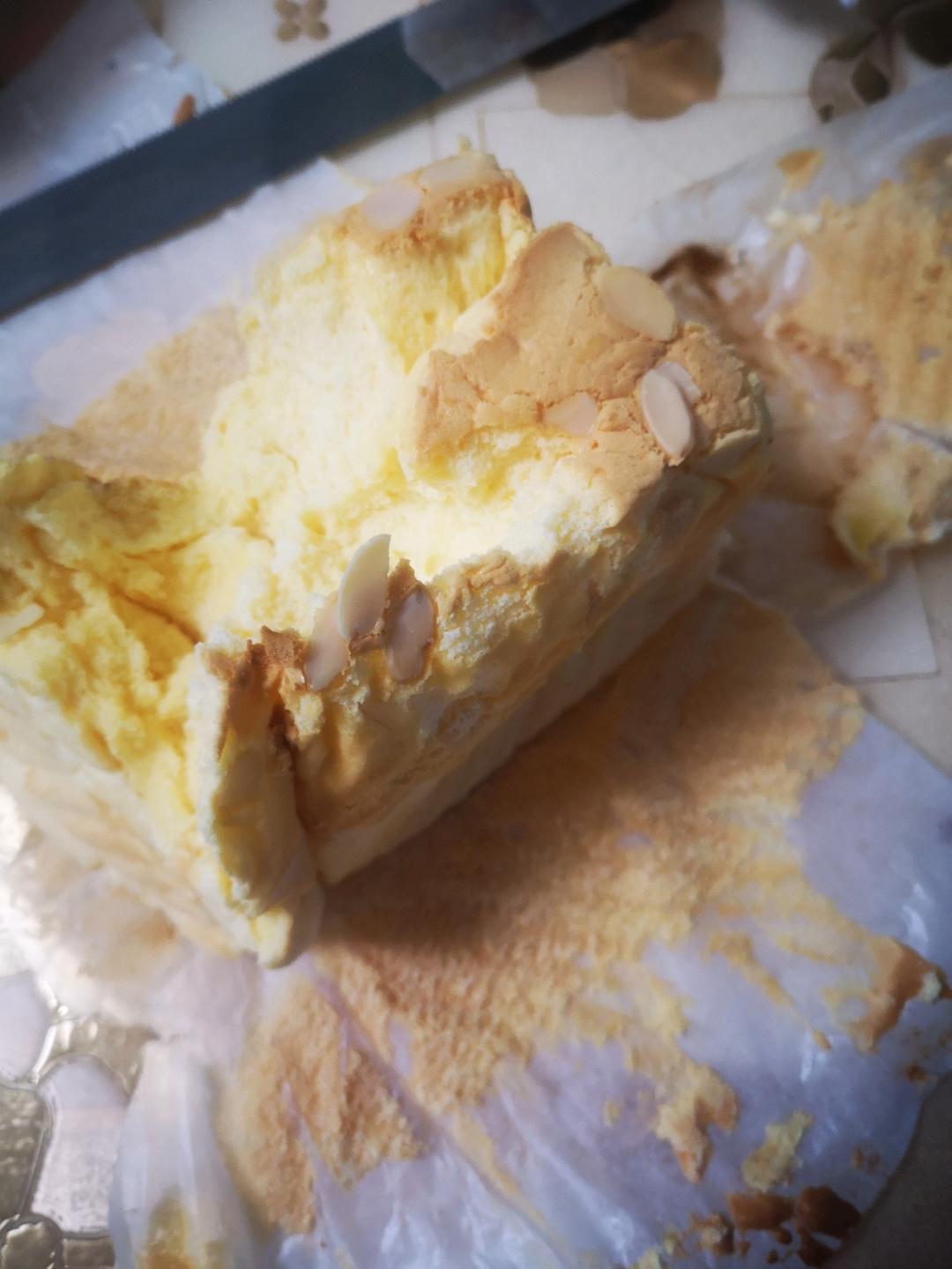 蛋糕店超🔥的金枕蛋糕｜口感绵密🍰松松软软