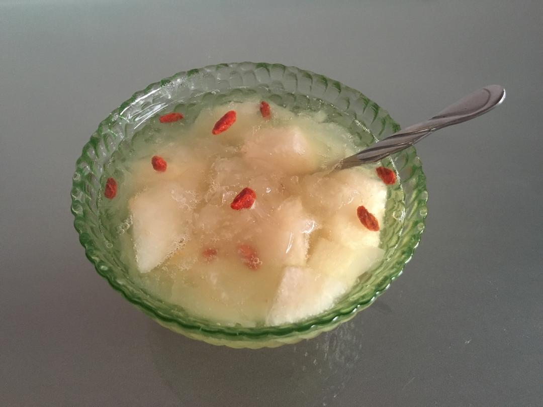 冰糖银耳雪梨汤