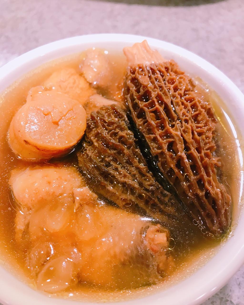 杂菌鲜鸡汤