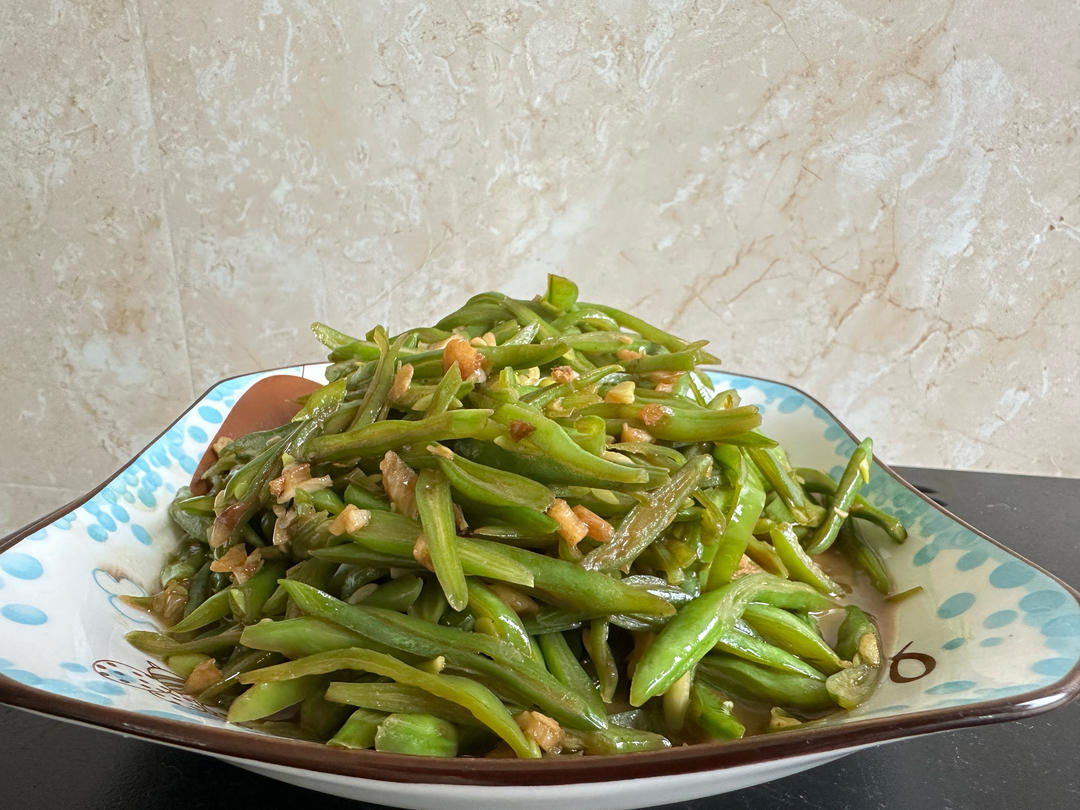 不吃不知道，一吃吓一跳的蒜香素炒豆角