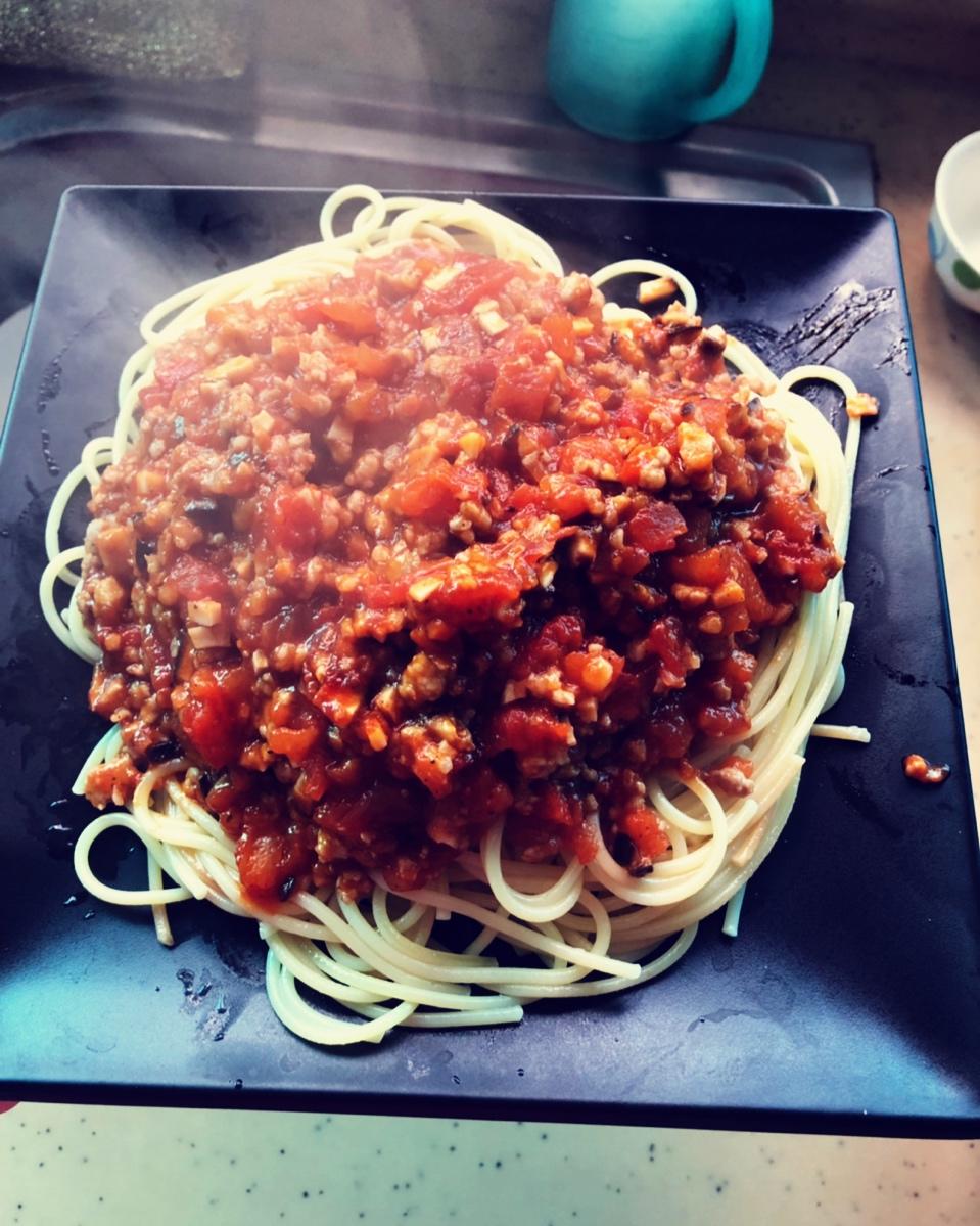 蕃茄蘑菇肉酱意大利面