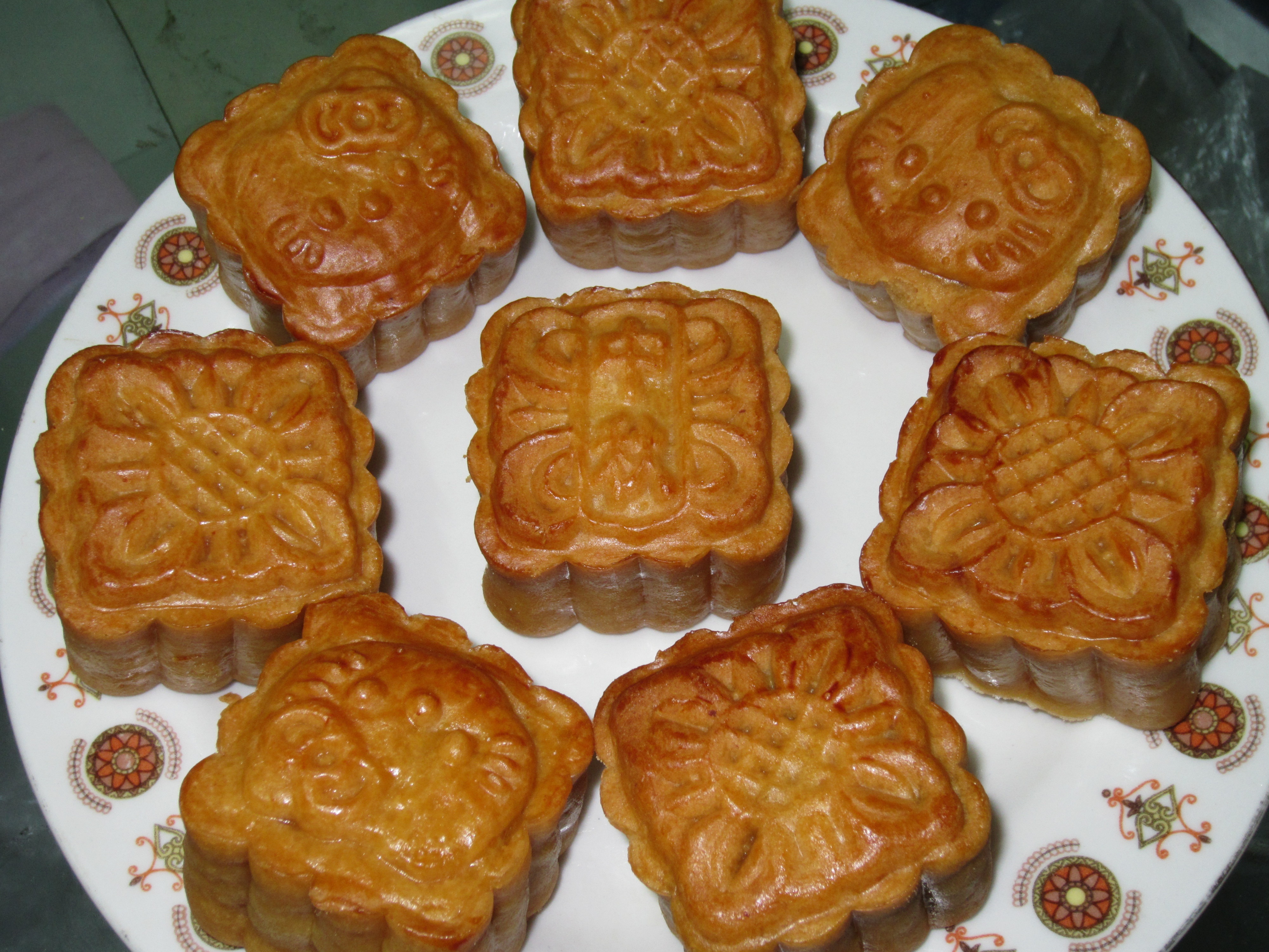 广式蛋黄莲蓉月饼