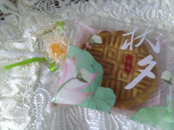 广式月饼—蛋黄莲蓉月饼