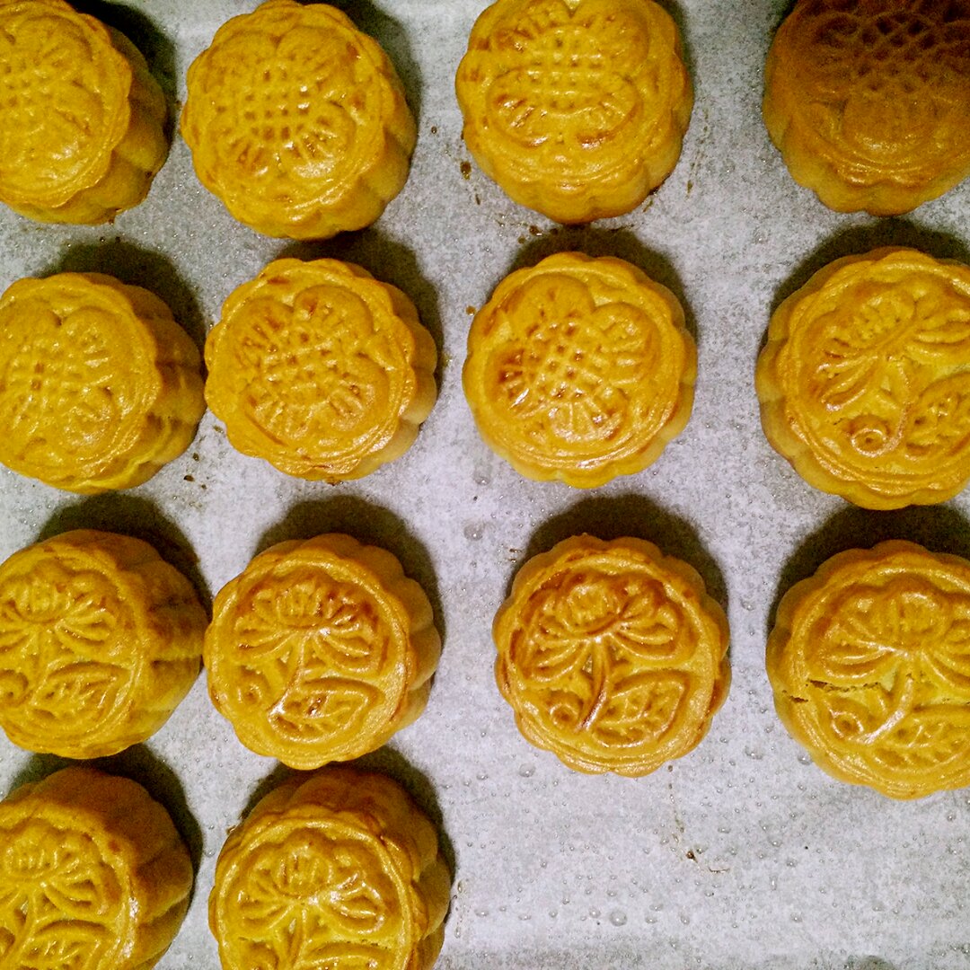 广式月饼——蛋黄莲蓉月饼