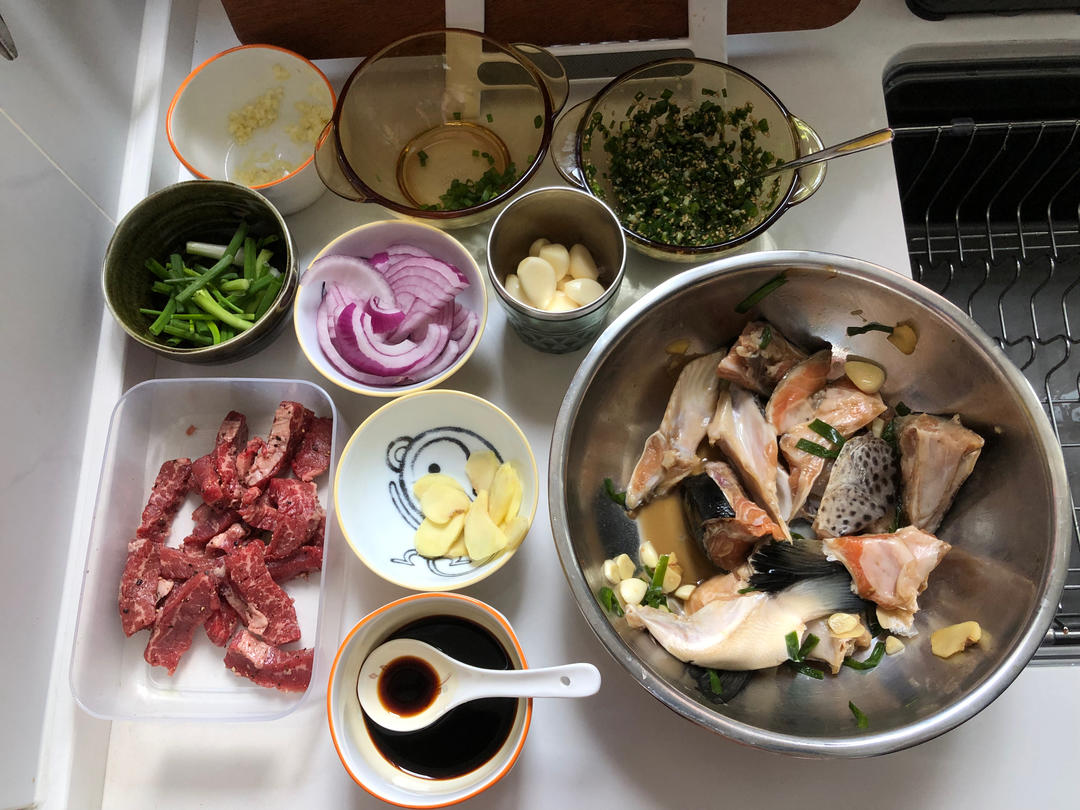 8分钟上桌的美食——砂锅三文鱼头煲