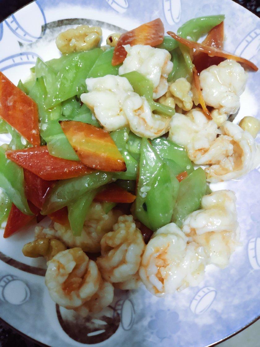 腰果黄瓜虾仁–敲虾