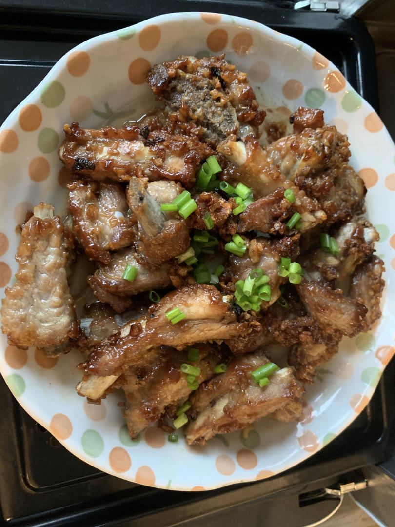 香酥排骨蒸土豆