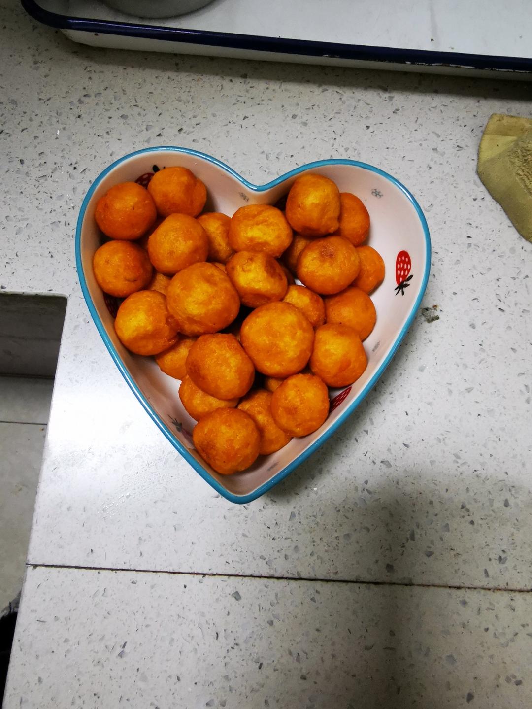 妈妈教炸的红薯丸子