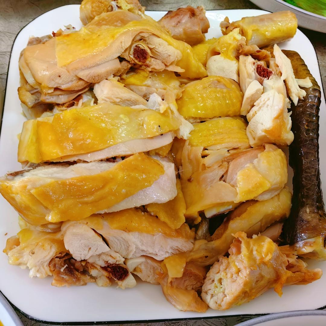 广东湛江特色美食——隔水蒸鸡 原汁原味 鸡滑肉嫩