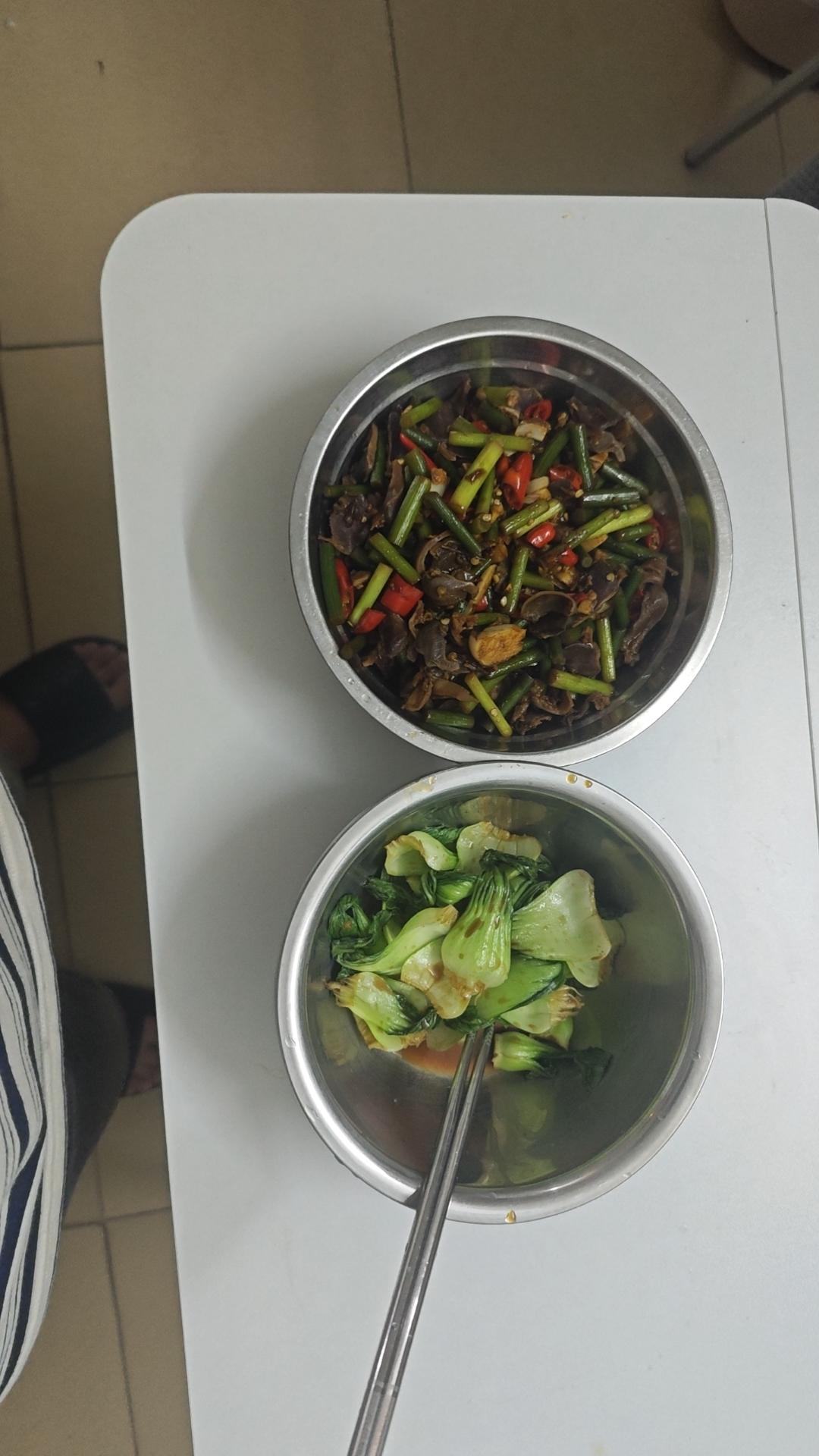 酸辣鸡胗