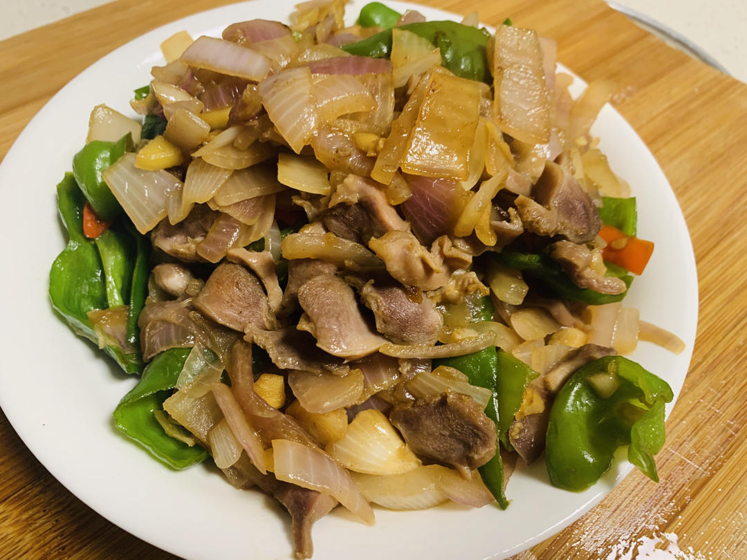 洋葱炒鸡胗