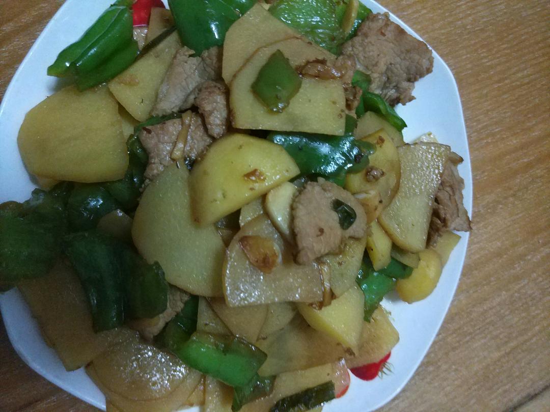 肉炒青椒土豆片