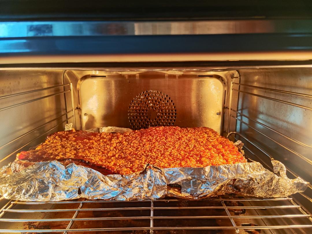 脆皮烧肉，皮酥脆、肉甘香，生烧做法