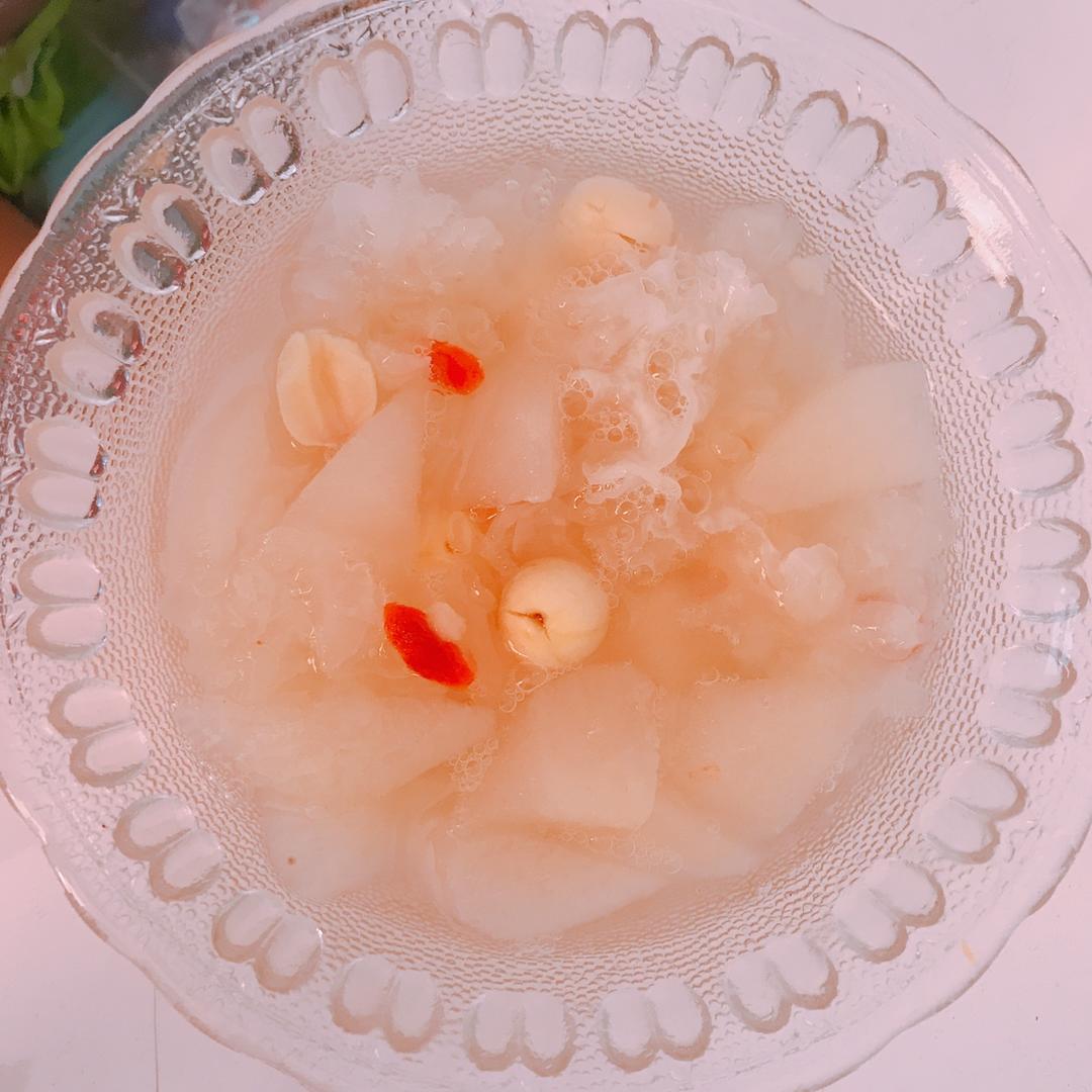 冰糖银耳梨汤