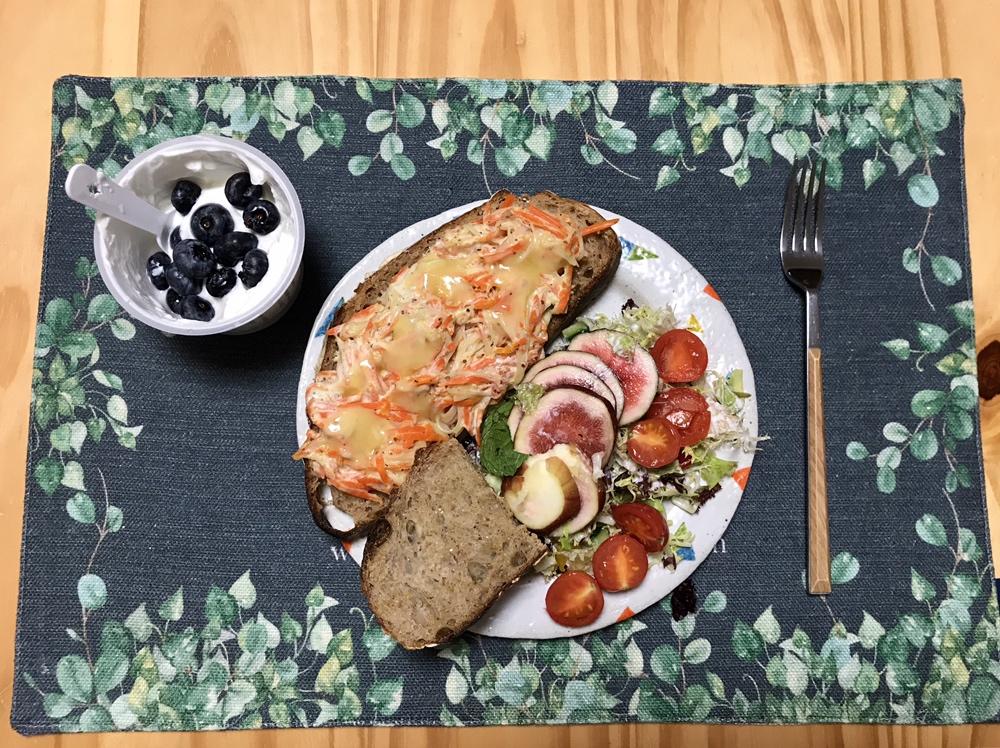 胡萝卜蟹柳丝温沙拉【健康小食】