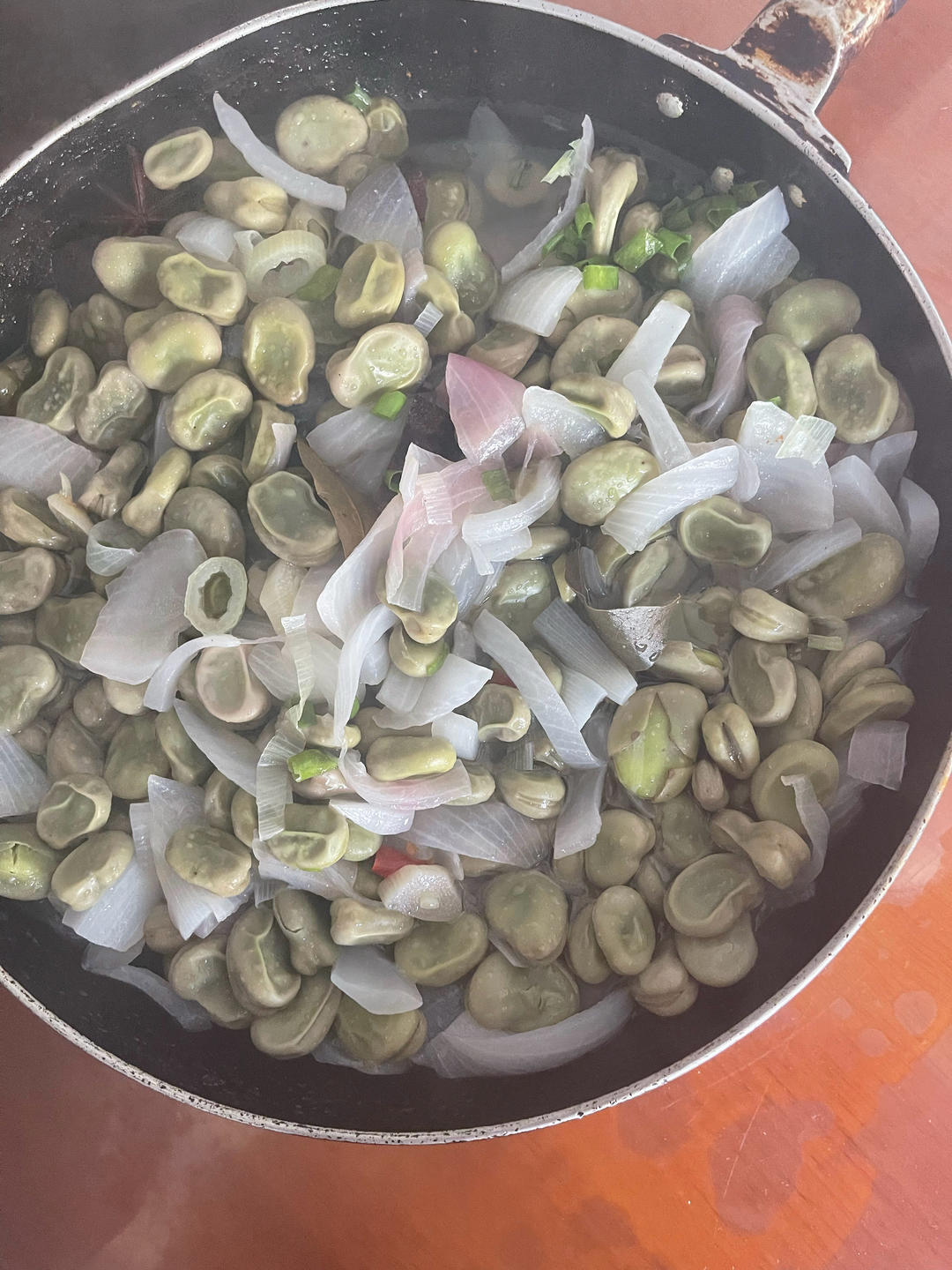 油焖蚕豆