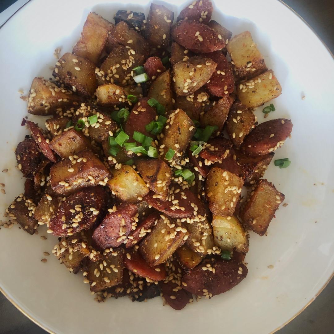 香辣过瘾❗️超好吃孜然火腿土豆丁，吃一口就沦陷❗️