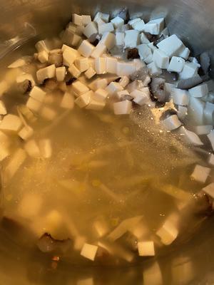 海参鸡蛋豆腐羹的做法 步骤3