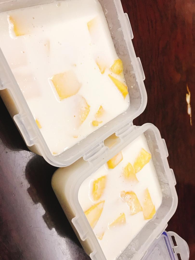 草莓芒果椰奶冻