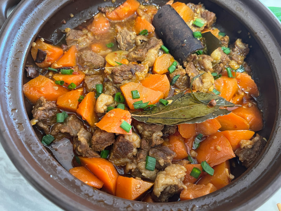 胡萝卜炖牛腩（软糯可口版）