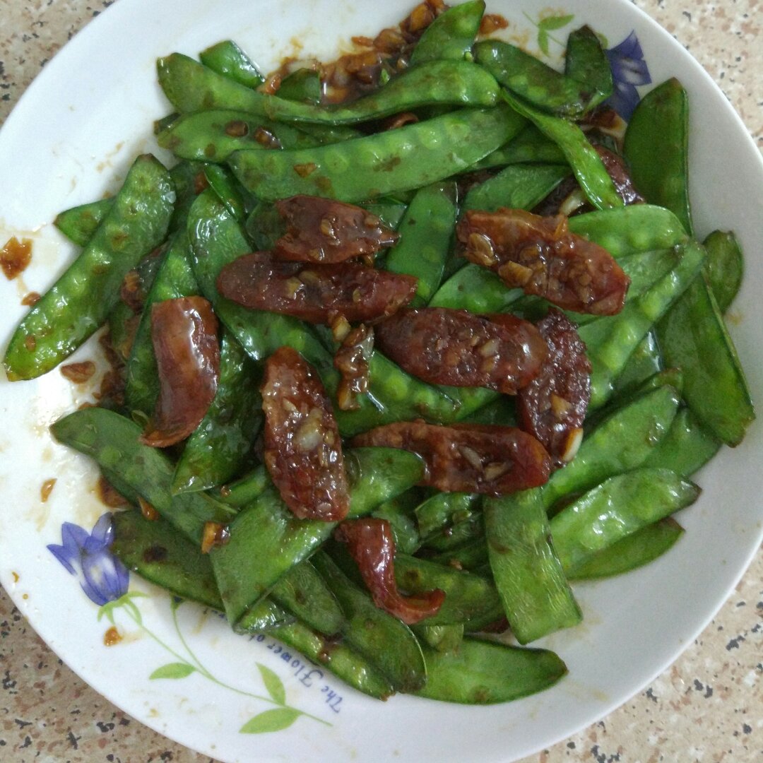 腊肠炒荷兰豆