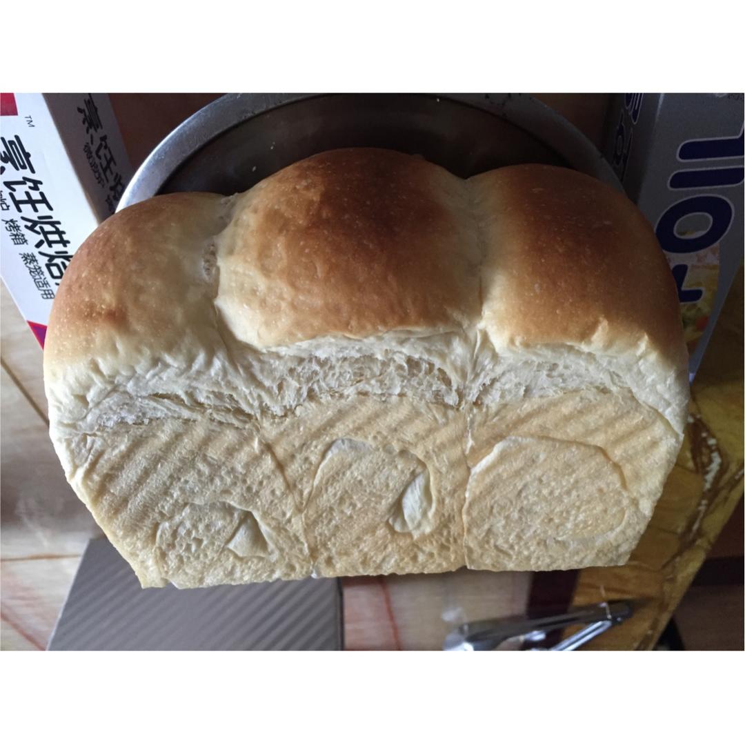 烫种蜂蜜牛奶吐司