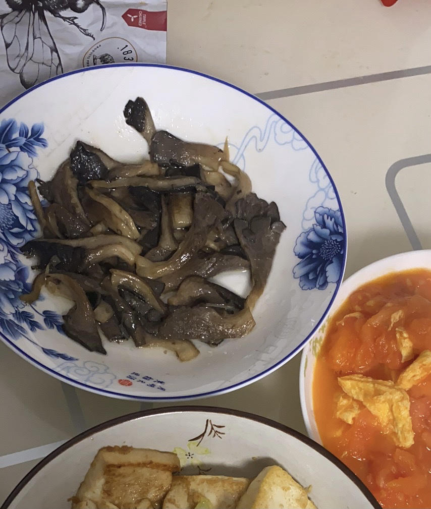 干煸平菇（有肉的味道）