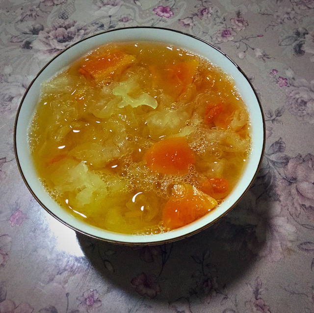 炖木瓜雪耳糖水