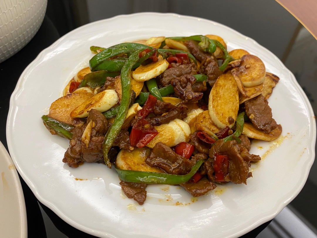 小炒牛肉（肉嫩味香）