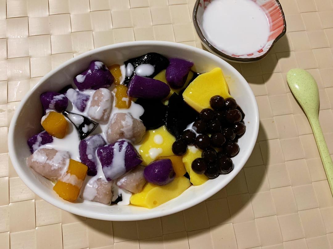 自制鲜芋仙芋圆（另附: 蜜红豆和仙草冻的做法）