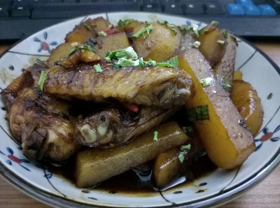 秘诀是可乐的红烧土豆鸡翅