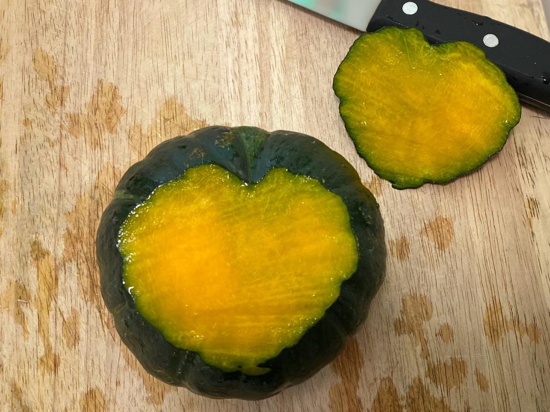 连皮都能吃的迷你南瓜焗饭～