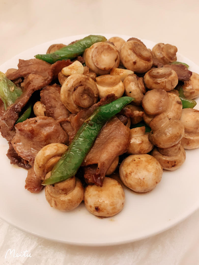 炒口蘑（快手鲜香炒口蘑）