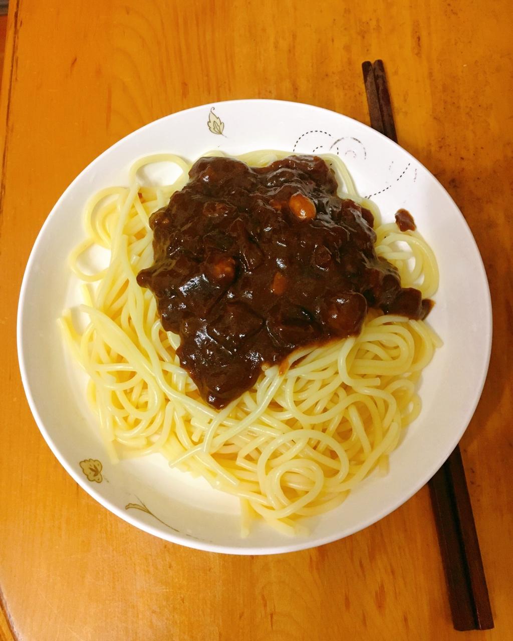 韩式炸酱面