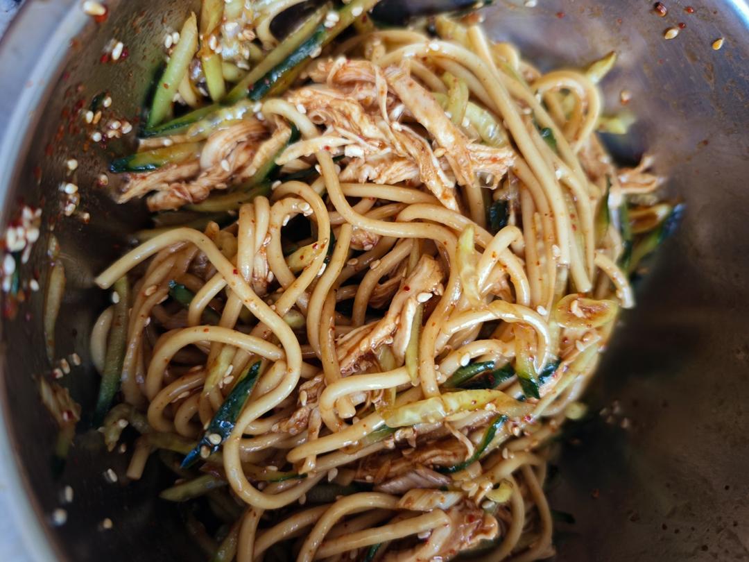 🥒鸡丝凉面