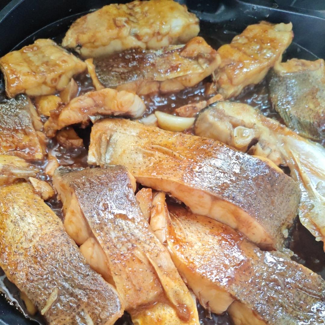 适合孩子吃的下饭菜：酱汁焖鱼