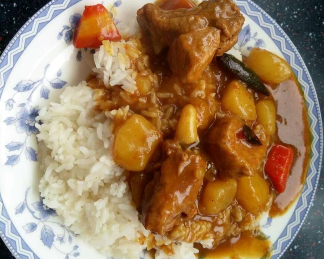 排骨咖喱饭