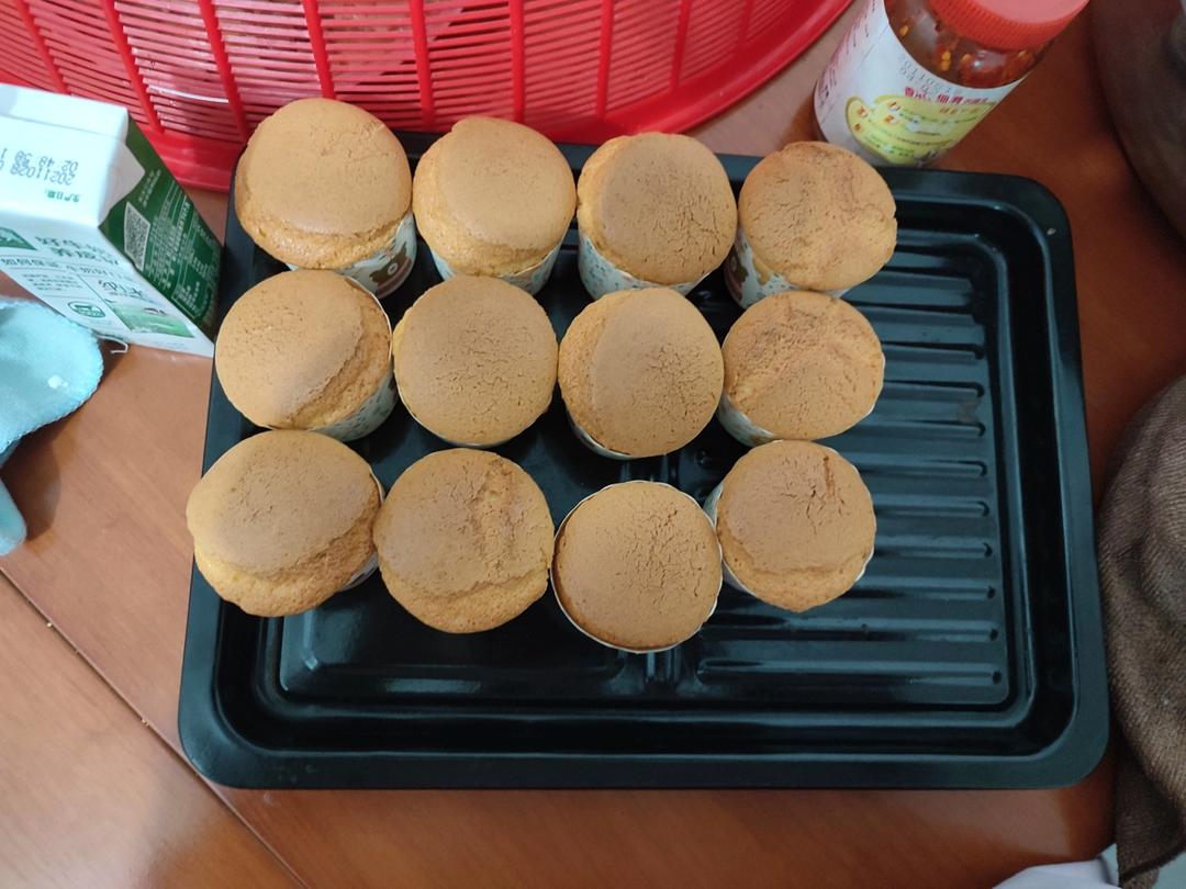 纸杯蛋糕 8寸戚风蛋糕的量