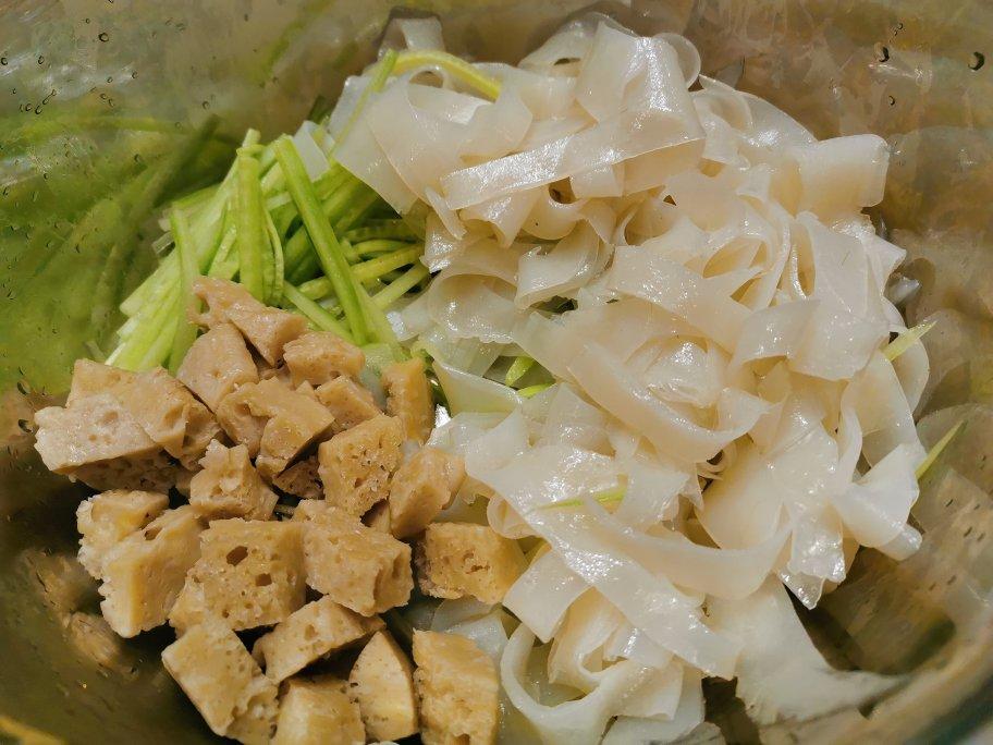 凉皮-家庭自制（告诉你自己做更劲道的秘诀）