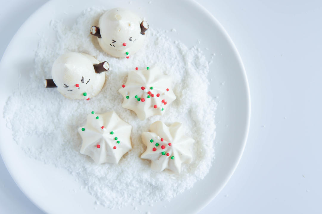 （入口即化合适装饰不会失败）法式蛋白糖霜全攻略/阿猪烘焙视频：马琳糖