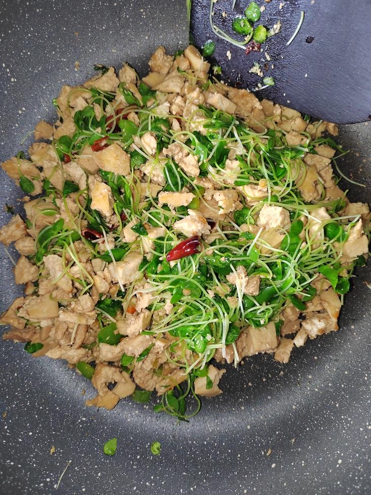 香椿苗豆腐碎