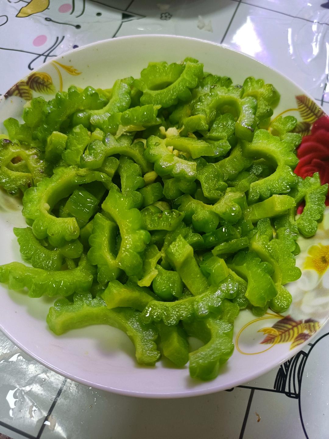清炒苦瓜（新手，超详细步骤）