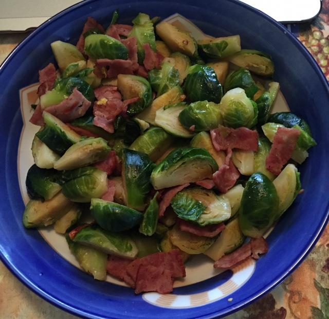 培根炒抱子甘蓝