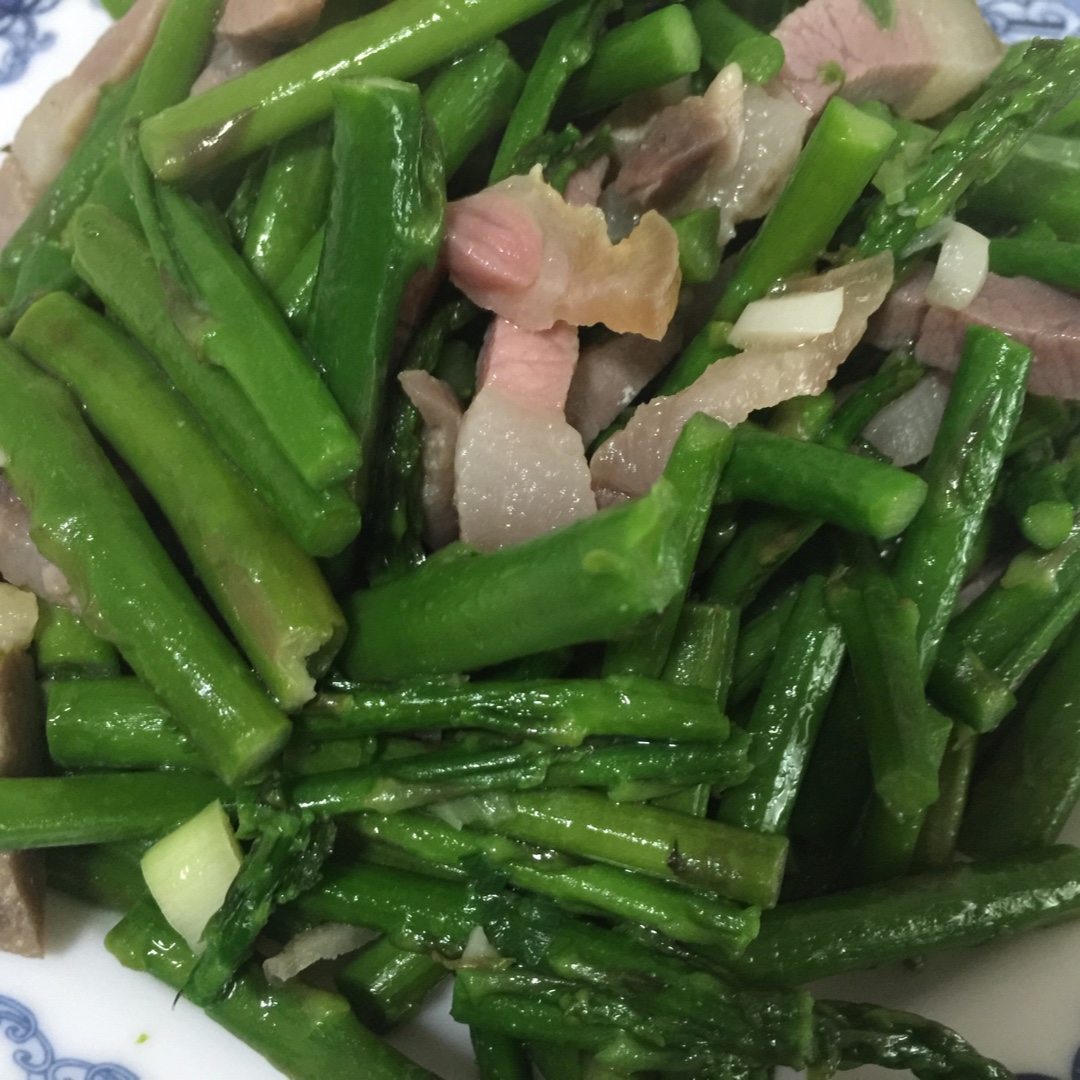 培根炒芦笋