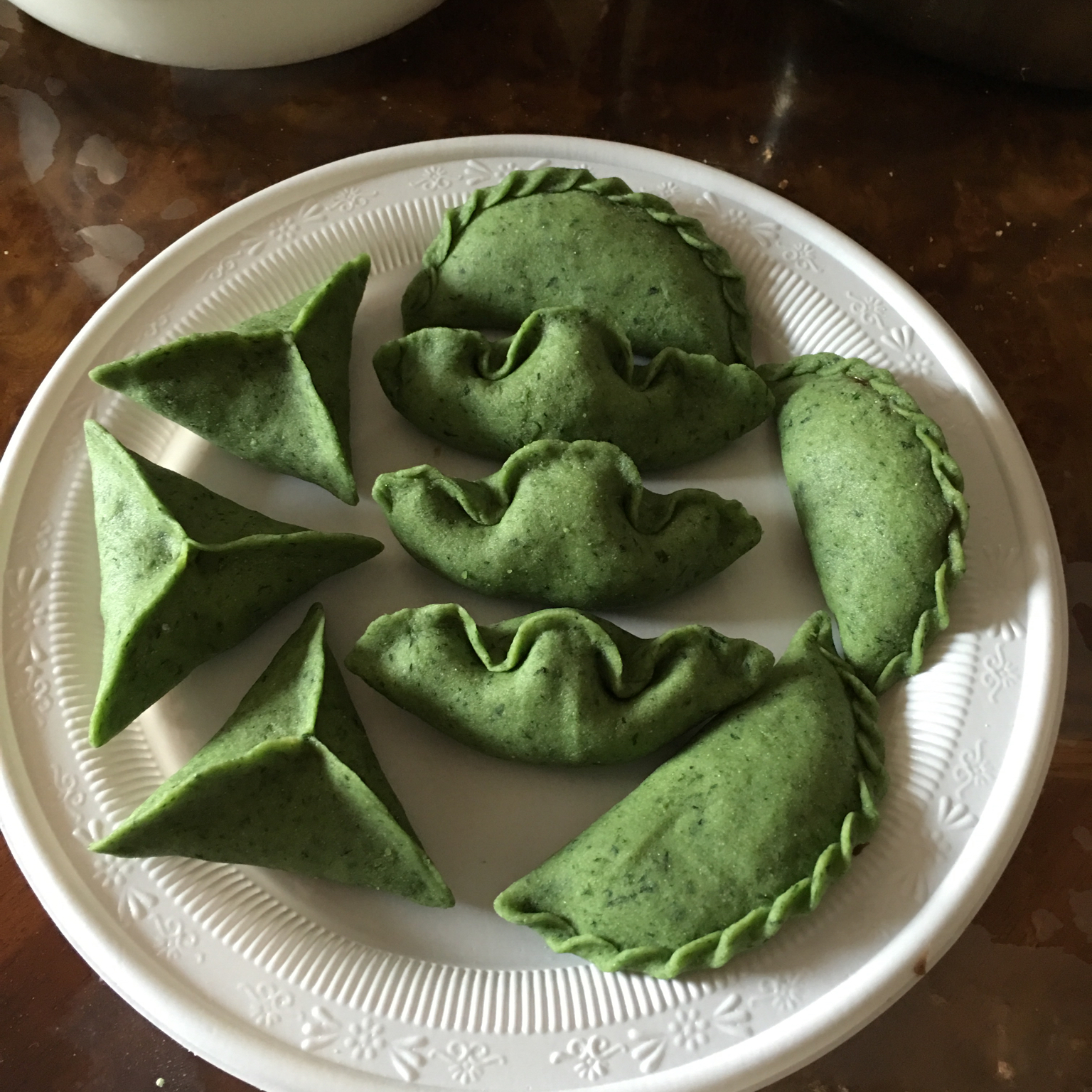 清明节的艾饺和艾麦果