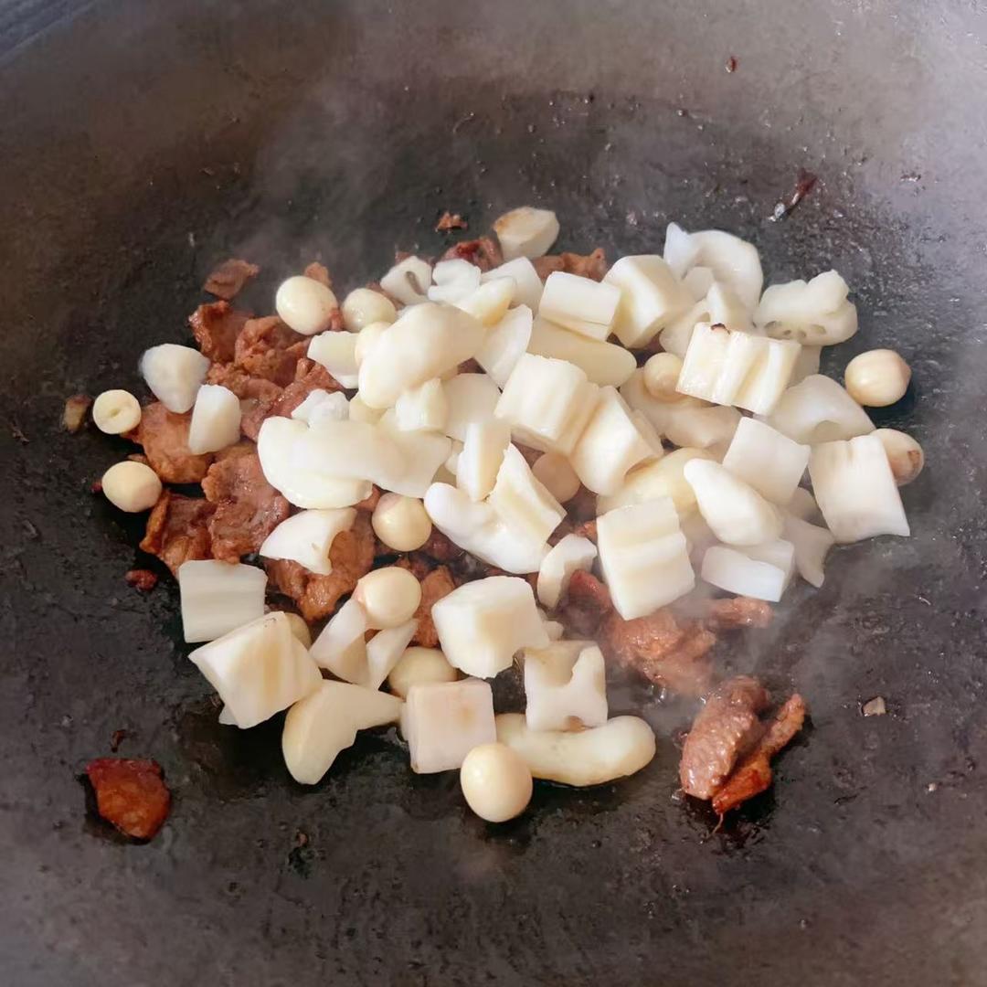 荷塘三宝小炒肉的做法 步骤10