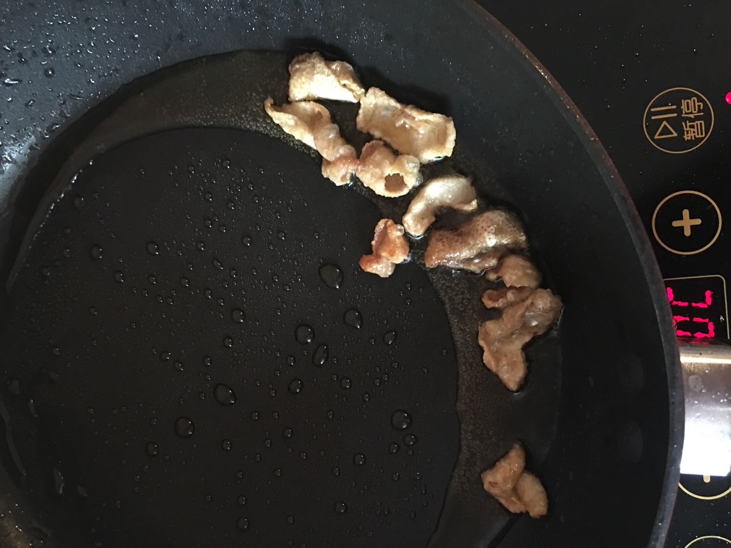 土豆板栗蘑菇焖鸡腿（水果刀版）的做法 步骤5