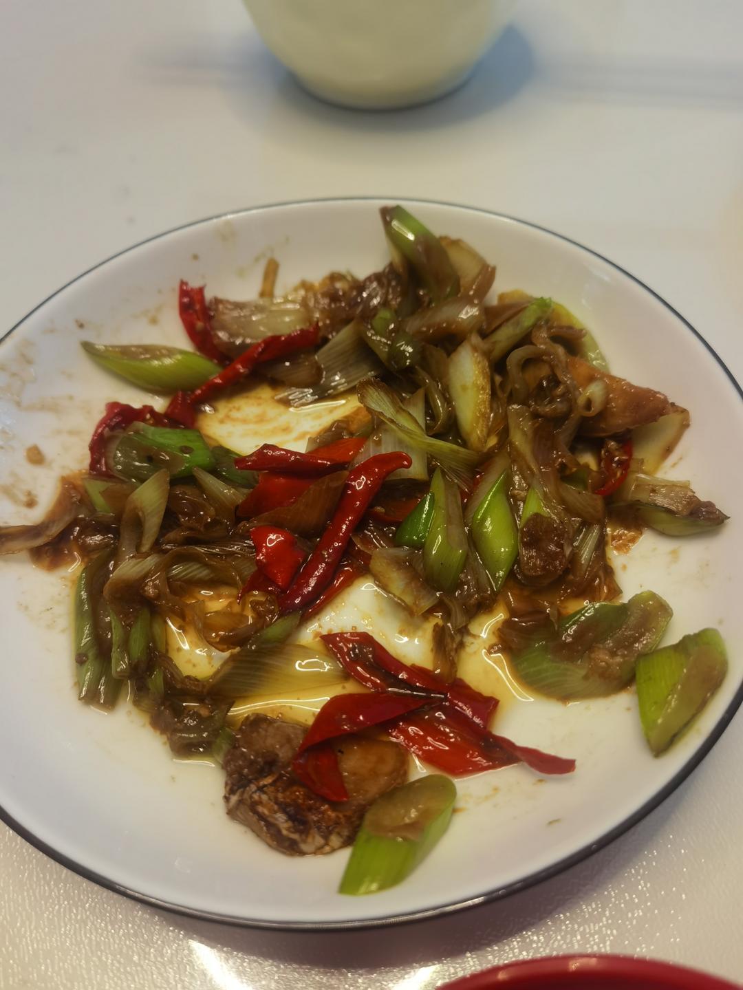 厨师长教你：“葱爆牛肉”的家常做法，葱香味浓郁先收藏起来