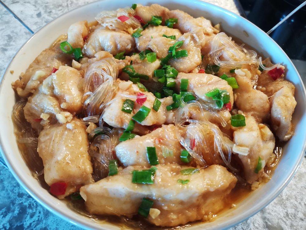15分钟搞定【蒜蓉粉丝蒸龙利鱼】，入夏前多吃它准能瘦！